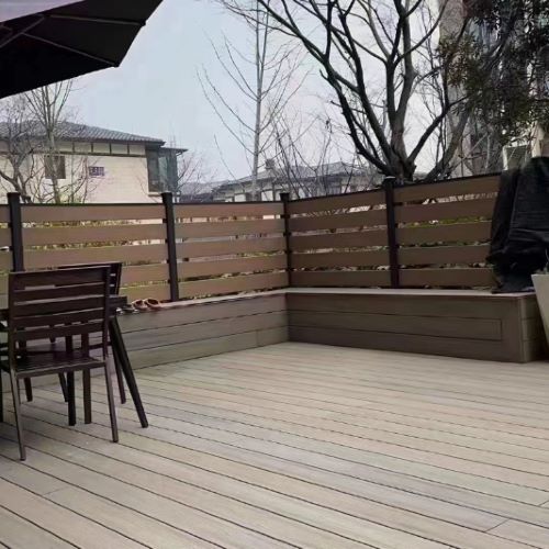 家庭木塑地板围栏坐凳整体制作案例.jpg