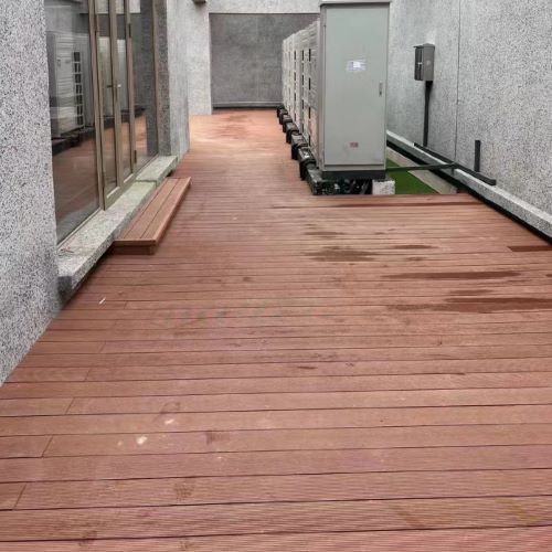 庭院木塑地板安装工程.jpg